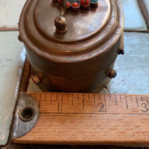 Vintage Brass Trinket Box with Colored Stones on Lid and Sides. - Picture 12 of 12